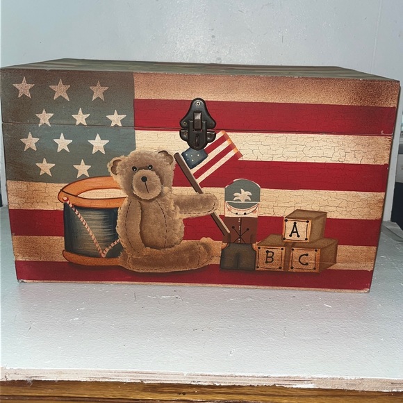 Antique Kids Chest/Toy Box - Picture 3 of 8